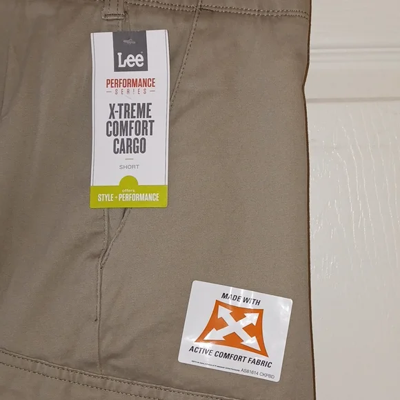 Men's Lee Performance Extreme Comfort cargo shorts. Size 50 Big and Tall. NWT - Picture 3 of 7